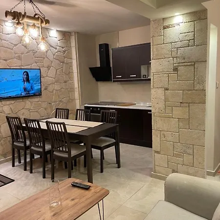 Stone 2 Apartment *